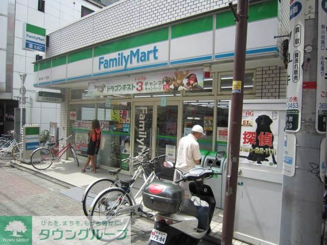 コンビニ　ファミリーマート（コンビニ）まで270m
