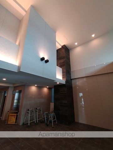 地下鉄御堂筋線 中津駅 徒歩8分 13階建 築5年の外観写真