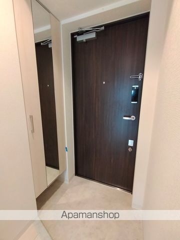 地下鉄御堂筋線 中津駅 徒歩8分 13階建 築5年の玄関写真