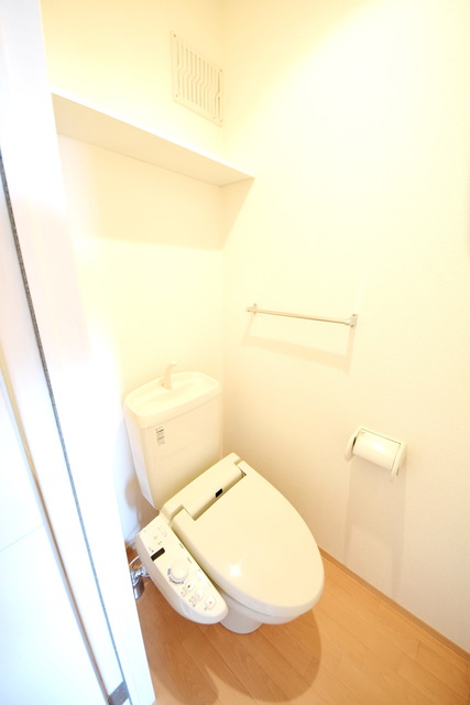 オークスアレイ矢部ウエストコートのトイレ写真