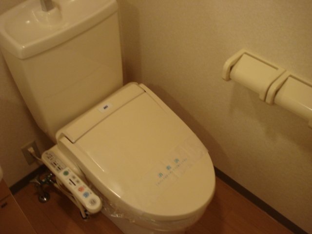 トイレ　嬉しい温水洗浄便座♪