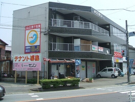 松阪市大黒田町のマンションの建物外観