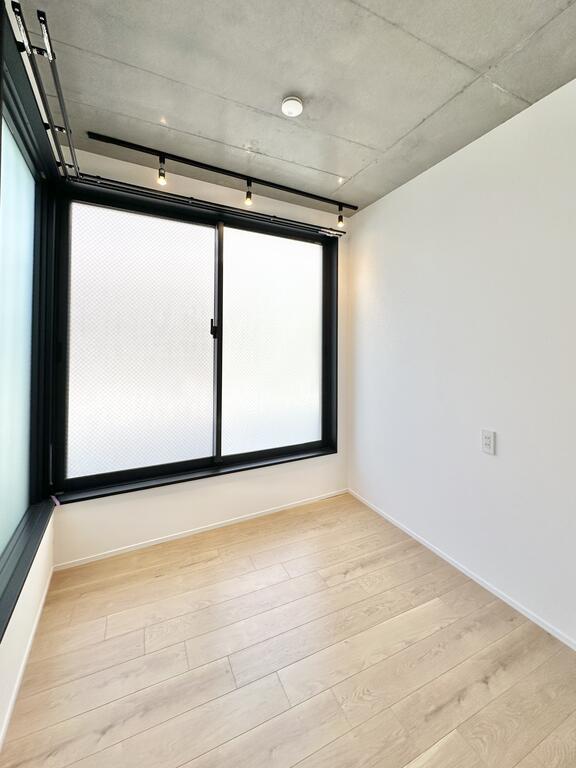 眺望　窓が大きくて明るい