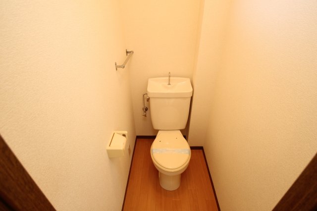 【セジュールアミのトイレ】