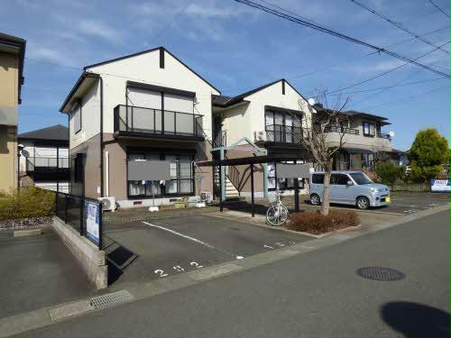 福知山市旭が丘のアパートの建物外観