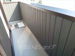 【広島市安佐北区三入のアパートのバルコニー】