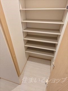 【広島市安佐北区三入のアパートの玄関】