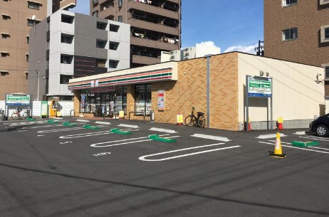 【春日井市中央通のマンションのコンビニ】