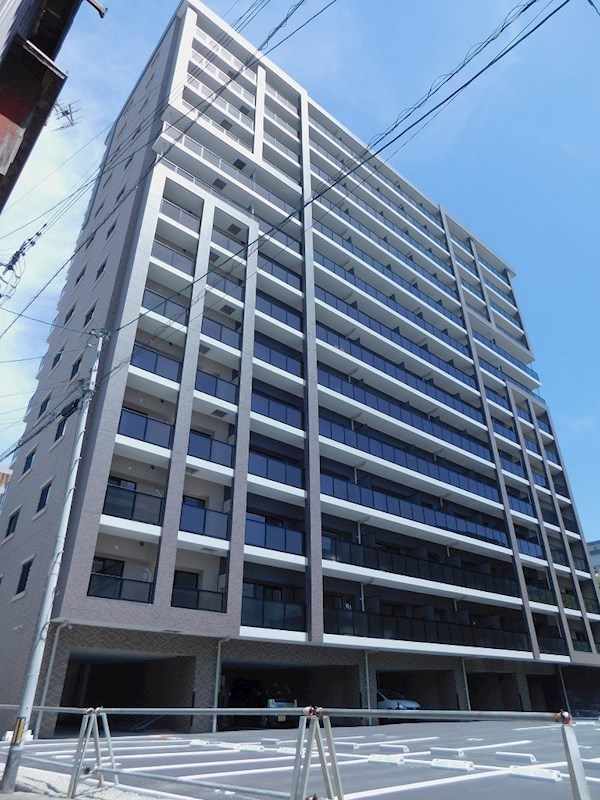 【北九州市小倉北区香春口のマンションの建物外観】