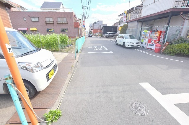 【ラインプラザ本郷の駐車場】