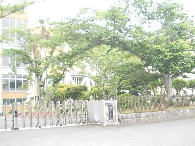 【サンリット石部Iの小学校】