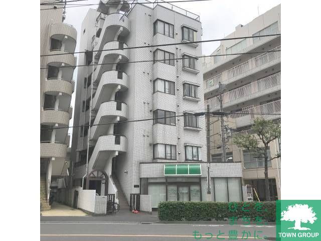 【目黒区目黒本町のマンションのエントランス】