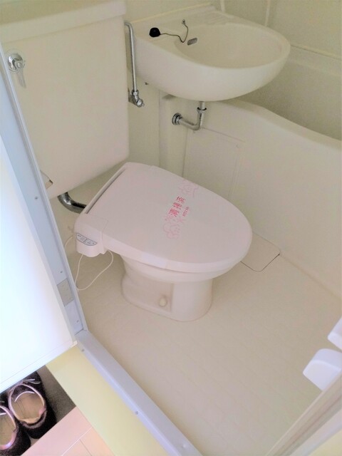 トイレ　★トイレは暖房便座仕様です★