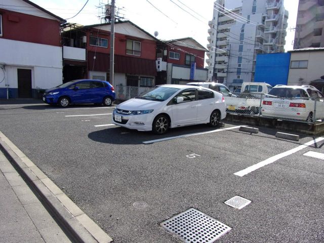 【ルート相模大塚の駐車場】