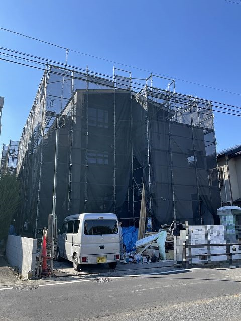 新座市大和田のアパートの建物外観