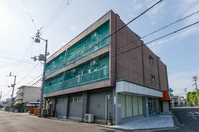 ヴィラ・アンソレイエ浜ノ町の建物外観