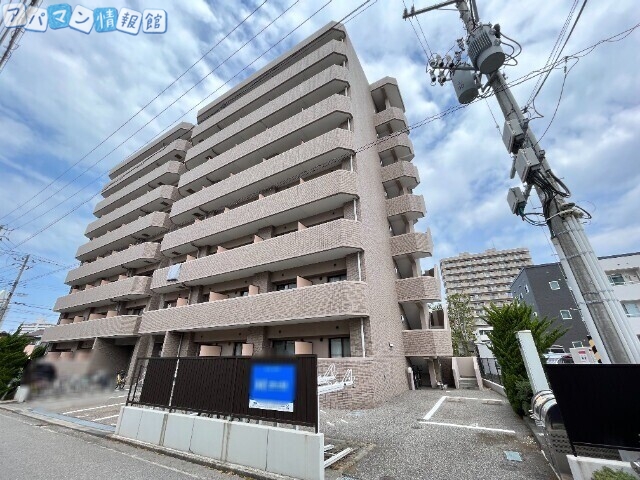 新潟市中央区川端町のマンションの建物外観