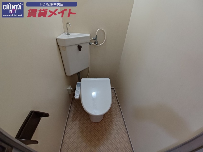トイレ　同物件別部屋写真