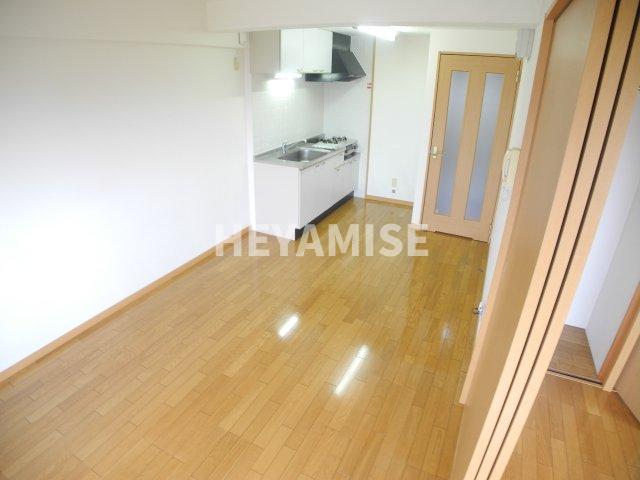 居室・リビング　※室内画像は別号室のもの