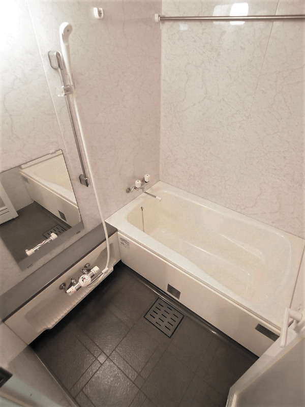 バス・シャワールーム　浴室暖房乾燥機付きバスルーム