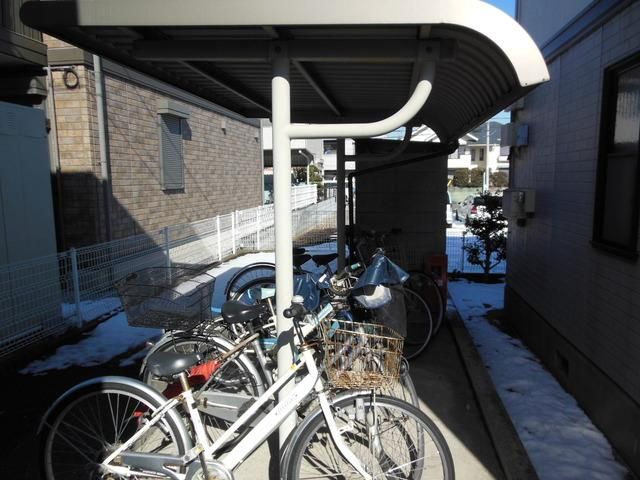 その他共有部分　★屋根つきの駐輪場です★