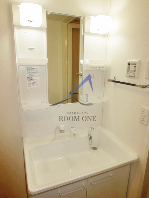 洗面設備　独立洗面台です。