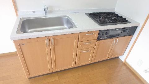 キッチン　３口システムガスキッチンが魅力♪（イメージ）