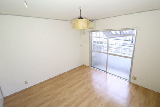 居室・リビング　※別室の写真です