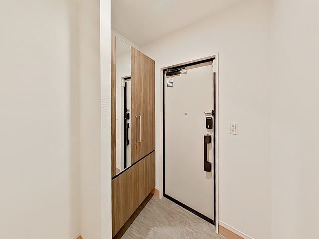 玄関　※写真は同タイプ住戸です。