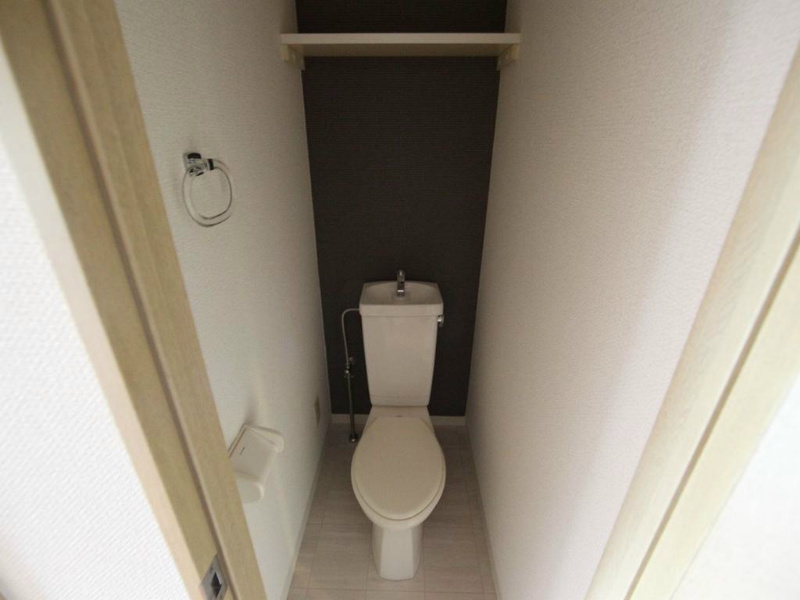トイレ　洋式トイレ（お風呂トイレ別）