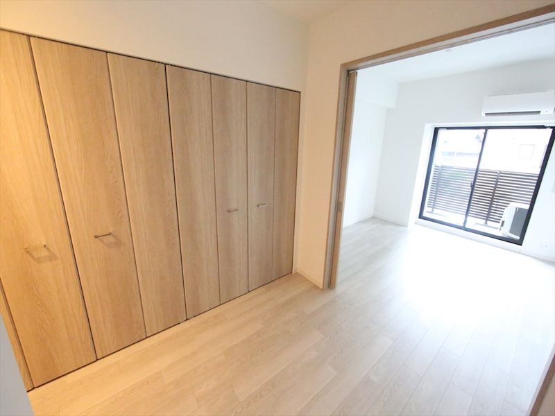 居室・リビング　洋室4.5帖　クローゼット（収納充実してます）　つなげても仕