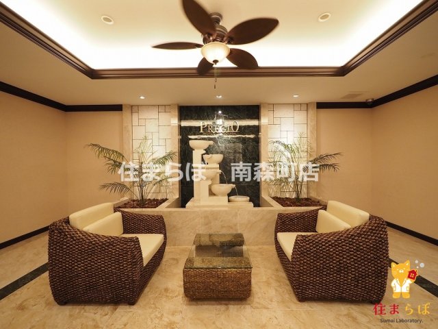 ロビー　「暮らしの設計図は、ここから始まります。」