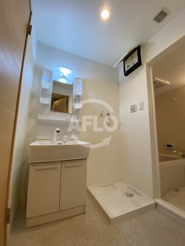 洗面設備　ラ・フォルム与力レジデンス　洗面所