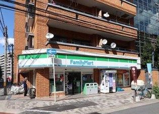 コンビニ　ファミリーマート 与力町店（コンビニ）まで60m
