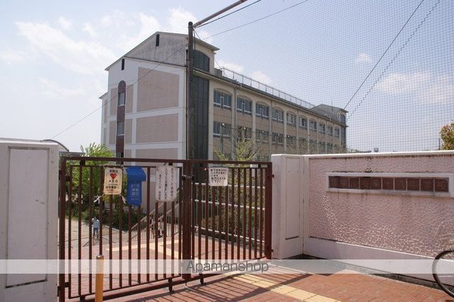 中学校　豊中市立第十八中学校（中学校）まで300m