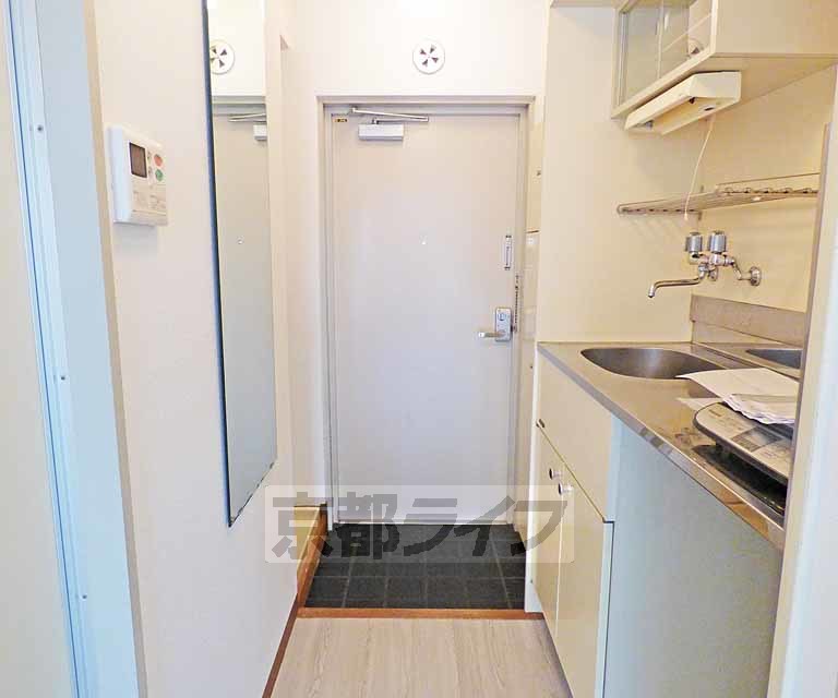 玄関　広々とした玄関です。