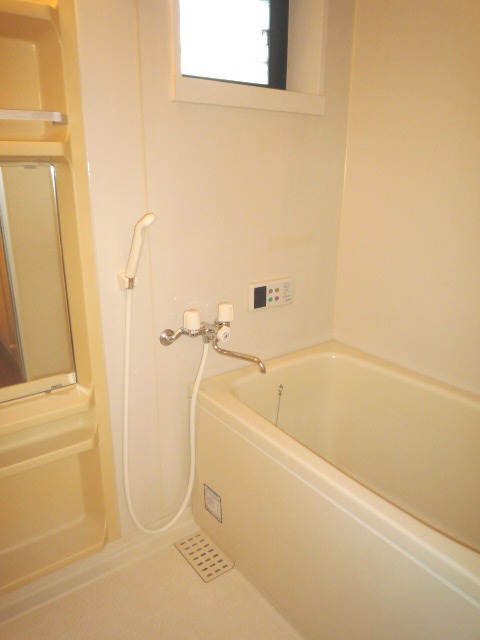 バス・シャワールーム　追焚き機能付き