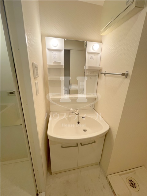 洗面設備　脱衣スペースもあります