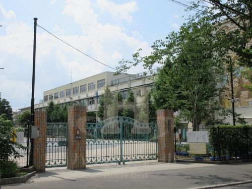 小学校　桐ケ丘郷小学校（小学校）まで1099m