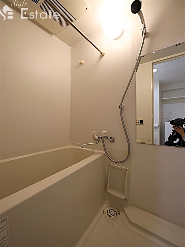 バス・シャワールーム　バスルーム