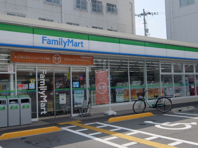 コンビニ　ファミリーマート高知土居町店（コンビニ）まで200m
