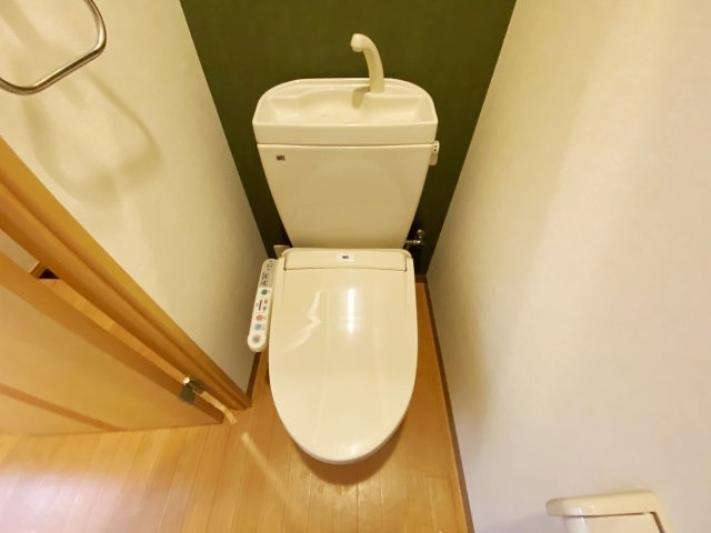 トイレ　別号室の参考写真です。