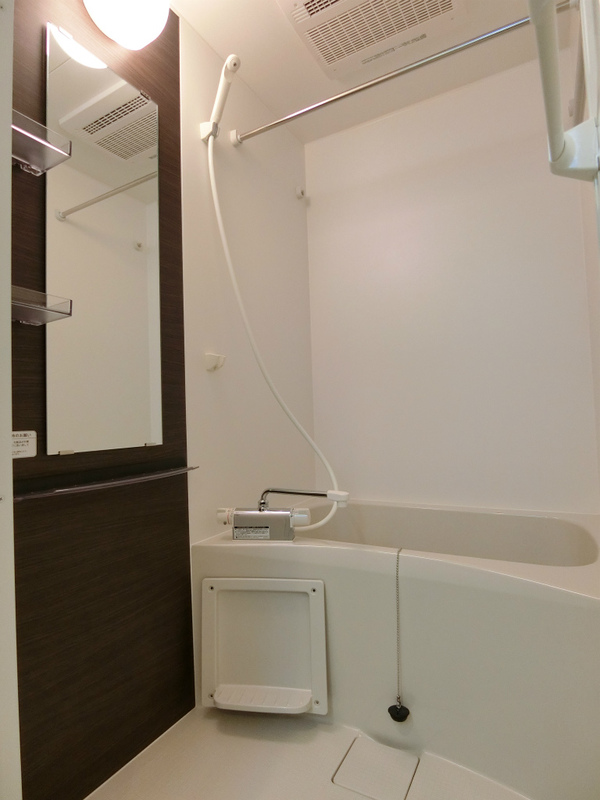 バス・シャワールーム　浴室乾燥機完備♪