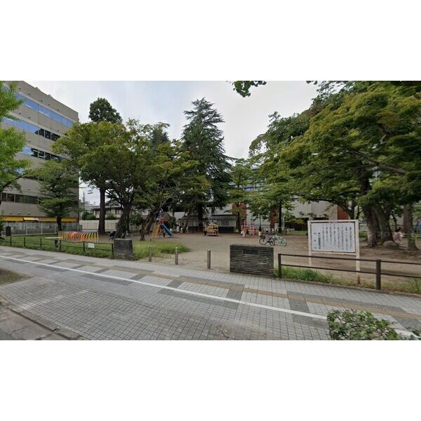 公園　勝山公園（公園）まで800m