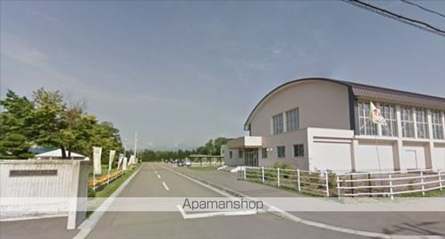 小学校　上士幌小学校（小学校）まで1042m