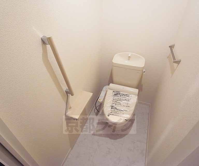 トイレ　ウォシュレット付きです