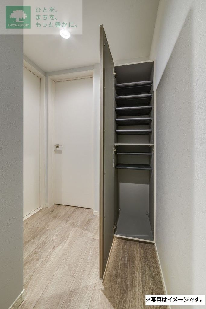 玄関　★同型モデル参考写真です★
