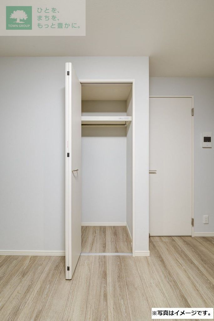 収納　★同型モデル参考写真です★