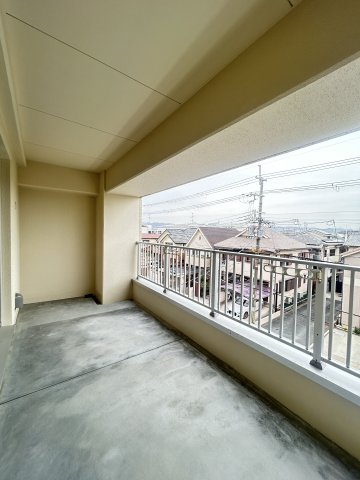 バルコニー　広々としたバルコニーです