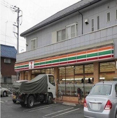 コンビニ　セブンイレブン（コンビニ）まで400m